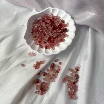 🍓天然水晶 草莓晶 5–7mm 碎石 100g 戀愛能量  增強魅力 滋養心輪 修復心靈 水晶碎石 水晶淨化 能量淨化