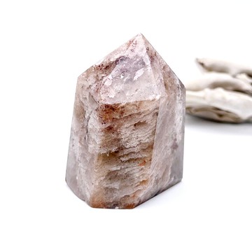 幻層。柱 擺件 療癒  l 茶水體白幽靈千層柱 有天然礦坑 細閃 l