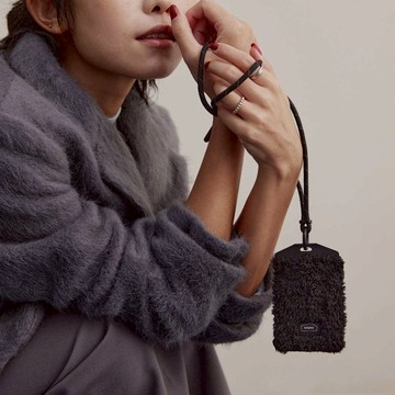 短版毛絨證件套 拿鐵棕