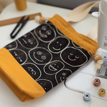 【River】小束口手提袋/日本布料/微笑笑臉-黑