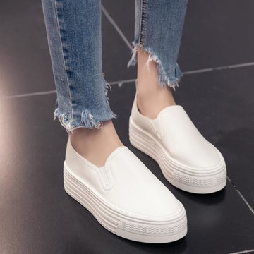 小白鞋女真皮松糕底厚底圓頭韓版百搭一腳蹬懶人平底學生休閑單鞋