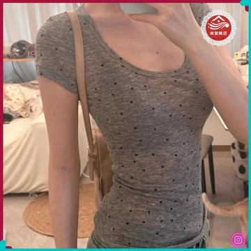 夏季上新🔥灰色u領正肩波點短袖t恤女夏季純欲甜辣妹內搭打底衫修身短款上衣