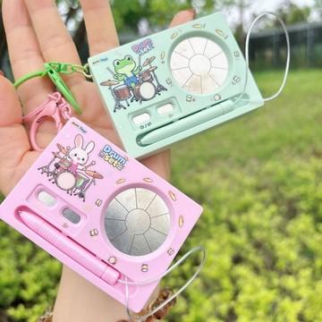 😍爆款✨台灣出貨✨創意錄音電子架子鼓鑰匙扣潮酷音樂玩具學生揹包掛件抓機禮物