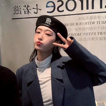 pu皮邊黑色蓓蕾帽子女秋冬英倫復古日系網紅款刺繡羊毛畫家貝雷帽1入