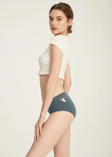 XXL 抗菌系列．緊帶高腰三角內褲(莊園綠-醜毛衣狗狗)