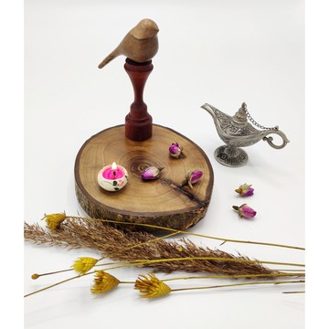 手工雕刻的雀。裝飾性的