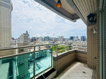 高鐵自由黃昏市場精緻三房平車~屋況佳即可入住｜高雄市左營區文德路