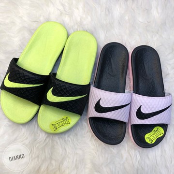 帝安諾-NIKE BENASSI SOLARSOFT 黑 螢光黃 粉紅 粉黑 拖鞋 男鞋 女鞋 705474-070