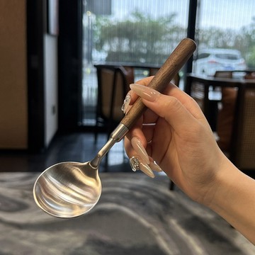 🌸好貨優選🌸不銹鋼精拋圓勺 衚桃木手柄 西餐勺 大湯匙 不鏽鋼湯匙 喝湯湯匙 圓湯匙 湯勺 不鏽鋼餐具 餐具 湯匙