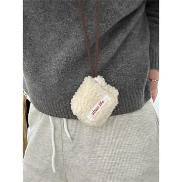 阿寶-自制韓風ins小眾設計防塵無線耳機保護套藍牙耳機套毛絨手工可愛蘋果掛脖鑰匙扣