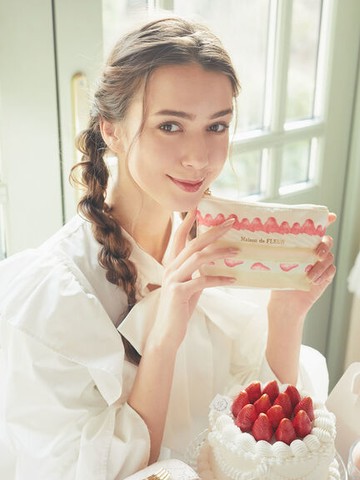 濃情草莓系列印花收納包(8A41FJJ1800) - Maison de FLEUR