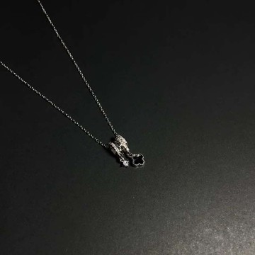 限時特賣🔥 [鈦鋼不掉色]倖運四葉草項鏈女輕奢小衆ins氣質高級感吊墜鎖骨鏈