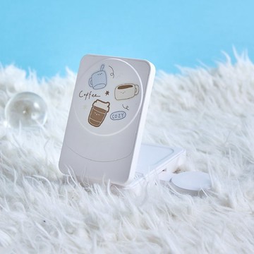 手繪咖啡貼紙22.5W折疊式三合一Qi2磁吸支架無線充電器