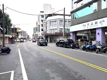 大降價㊣興東南路羅東夜市旁黃金地段馬上賺錢金店面｜宜蘭縣羅東鎮興東南路