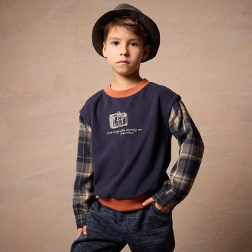 PIPPY 雅緻皮箱繡花假兩件圓領長袖上衣 丈青-145