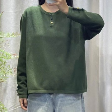 純色圓領彩扣上衣511439