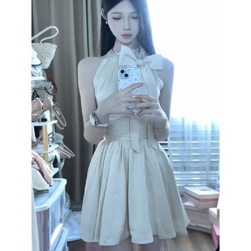 千金風連衣裙女秋季燙鉆蝴蝶結