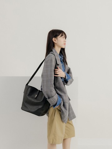 supportingrole 真皮極簡四方都市肩側背包 黑