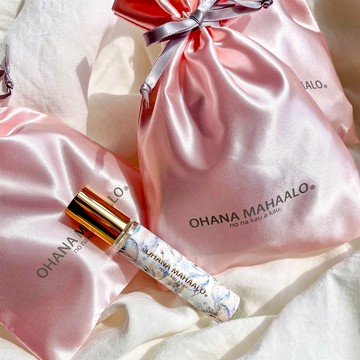 快速出貨⚡【將祝福袋著走 】OHANA MAHAALO 鈴蘭天鵝 淡香水筆10ml-緞袋限定裝