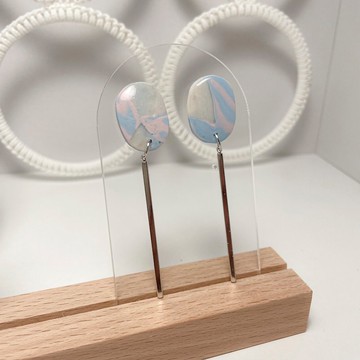 藍、粉紅色、大理石圖案耳環，銀零件。