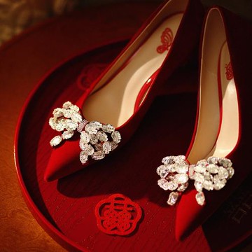 秀禾服婚鞋紅色結婚鞋子新娘鞋高級感中式訂婚鞋絨面氣質高跟鞋女