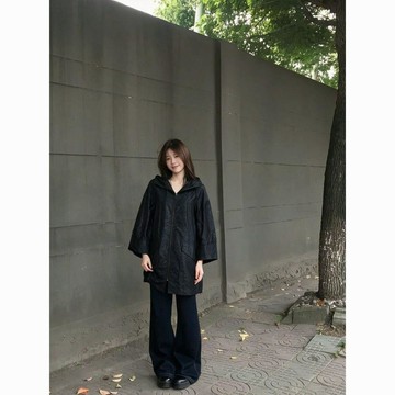 寬鬆大尺碼雨衣外套 連帽設計防風防水 顯瘦遮肉 包容版型 換季穿搭 日常通勤 韓系微胖穿搭 大尺碼女裝