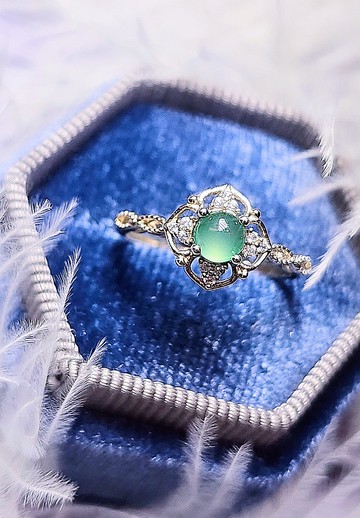 |招財夢幻冰飄花|冰玻晴飄花放光蛋面4.5mm純銀鍍18k蕾絲款戒