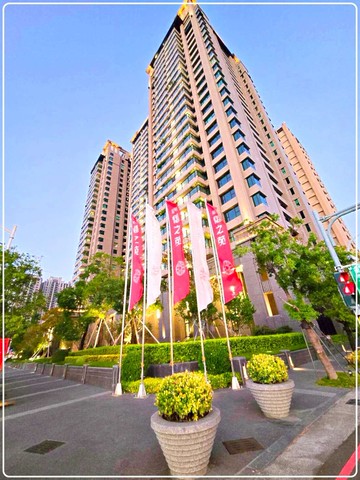 大高雄城揚美術館雙捷運-愛河壽山高樓無敵景觀｜高雄市鼓山區龍水路