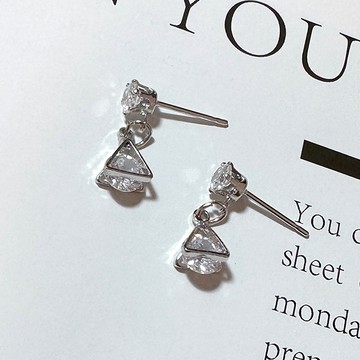 G&G垂墜三角鋯石耳環(針式)