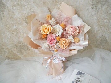 中型不凋玫瑰花束【柔黃杏粉】結婚/生日/告白/永生花/七夕情人節