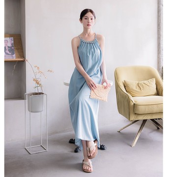 【夏季新品】HS 圓飾抽皺細肩長洋裝 淺藍