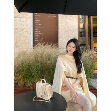 Juicecola 法式名媛千金風高級感斗篷披肩外套女秋冬慵懶風上衣