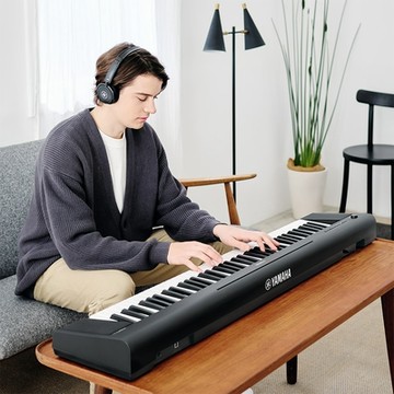 『YAMAHA 山葉』76鍵標準寬音域電子琴 NP-35 黑色款 含琴袋 / 公司貨保固