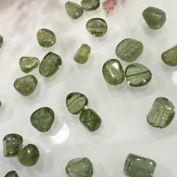 💕 𝓒. 𝓣 晶寶💕綠鋰輝 隨形 5mm左右 散珠 單珠 diy 設計