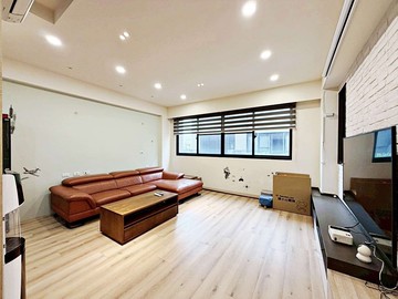 岡山車站商圈＃輕屋齡＃雙車美墅｜高雄市岡山區大仁南路