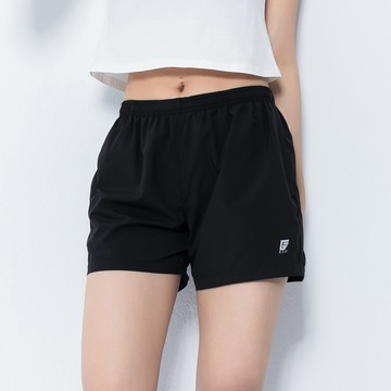 GIAT - 極輕量排汗速乾運動三分褲-女款-經典黑