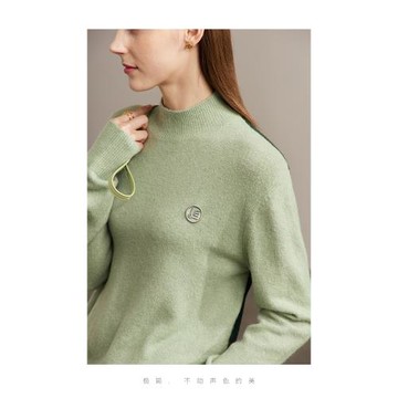 Amii冬新款極簡前后拼色半高領落肩長袖寬松糯米絨毛衣女