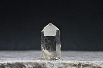 石栽 SHIZAI-金髮晶柱-含底座