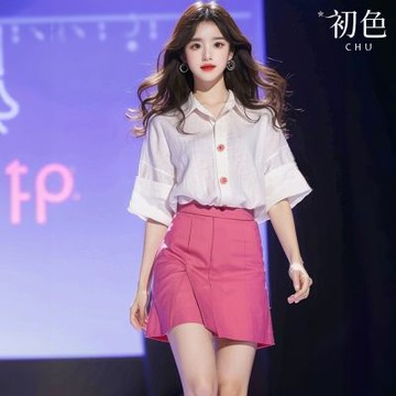 初色 韓系風寬鬆翻領單排釦落肩袖五分袖襯衫上衣女上衣+純色壓褶包臀裙短裙套裝-白色-36091(M-2XL可選)