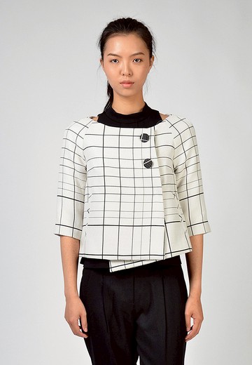 斜開襟寬版短外套