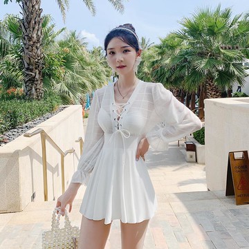 blossom 泳衣女溫泉遮肚顯瘦裙式連體白色長袖仙女范保守2021新款