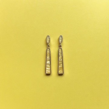 春日珠光樹脂垂墜耳環