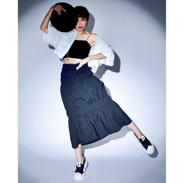 【總監穿搭推薦】HAPPYFACE 經典黑白貝殼頭厚底休閒鞋 黑 (5B3044)