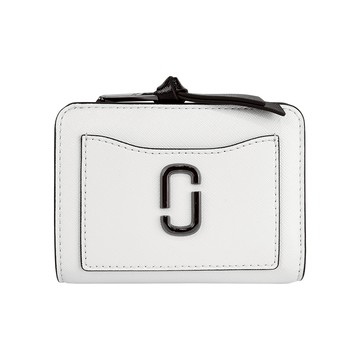 MARC JACOBS The Snapshot 防刮皮革暗釦二折撞色短夾(白色/黑色)