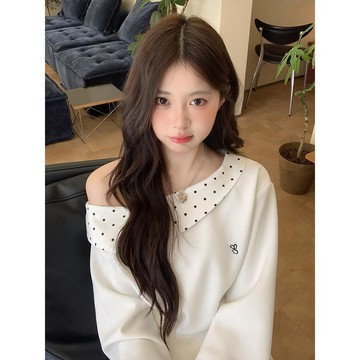 已售9642件💖白色露肩長袖休閒套裝~  斜肩波點套裝    辣妹上衣   設計感   a字短裙   顯瘦   運動兩
