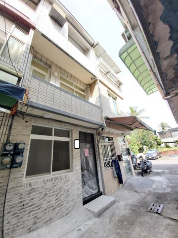 高醫鼎山商圈河畔公園旁翻新透天｜高雄市三民區孝順街