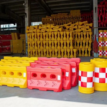免運可開發票 安全圍欄 三孔水馬 新料注水圍擋 道路施工分流圍欄塑料隔離墩加厚 防撞桶 快速出貨
