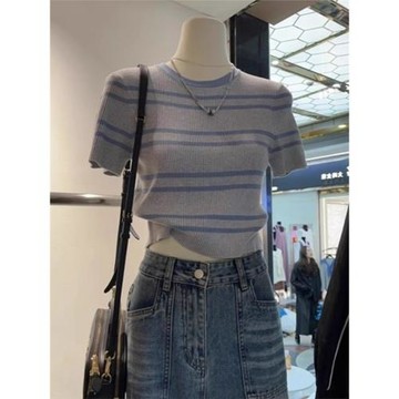 深圳南油輕奢高端貨~灰色條紋針織短袖T恤女夏季小眾短款正肩上衣