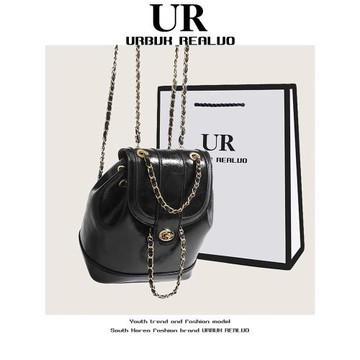 UR女包包女士2025新款小眾小香風鏈條包單肩斜挎背包水桶包雙肩包