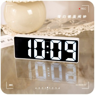 ins夜光时钟桌面钟表时间表摆台式摆件led数字显示器电子镜面闹钟